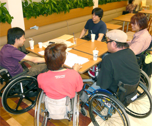 平成19年度 総会の様子です 今後の取り組みについて話し合いを行っております